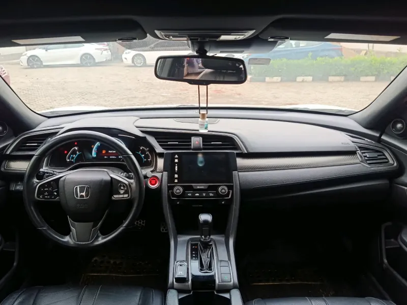 Thumbnail 4 of 2018 HONDA Civic Touring Coupe