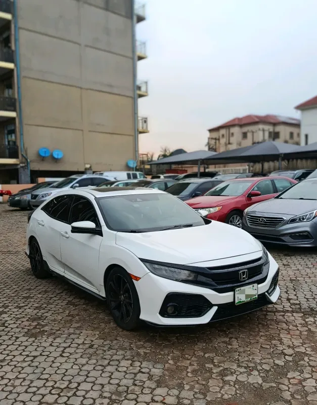 Thumbnail 3 of 2018 HONDA Civic Touring Coupe