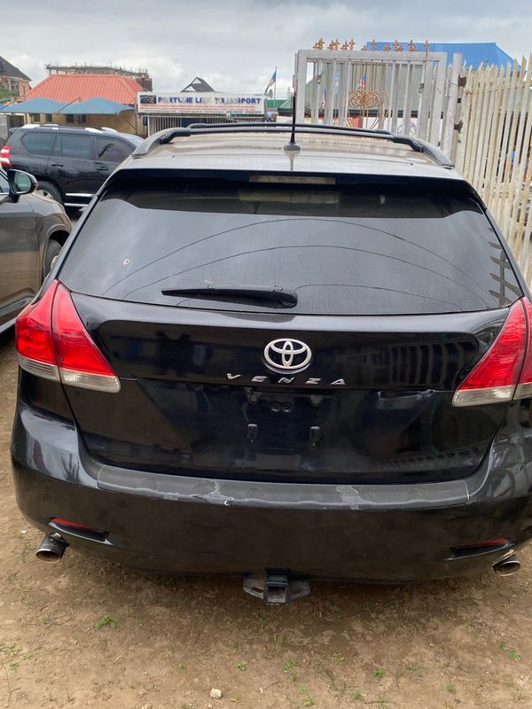 Main image of 2010 Toyota Venza