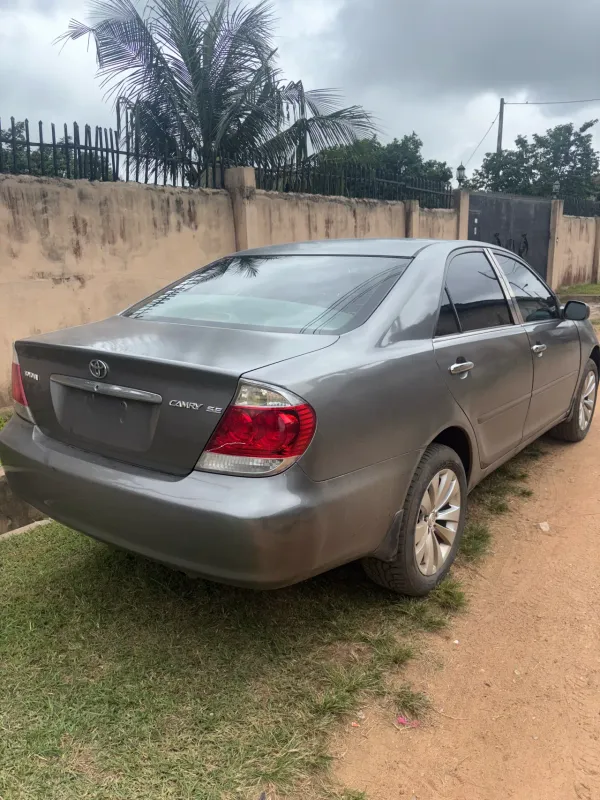 Thumbnail 3 of 2004 TOYOTA Camry SE