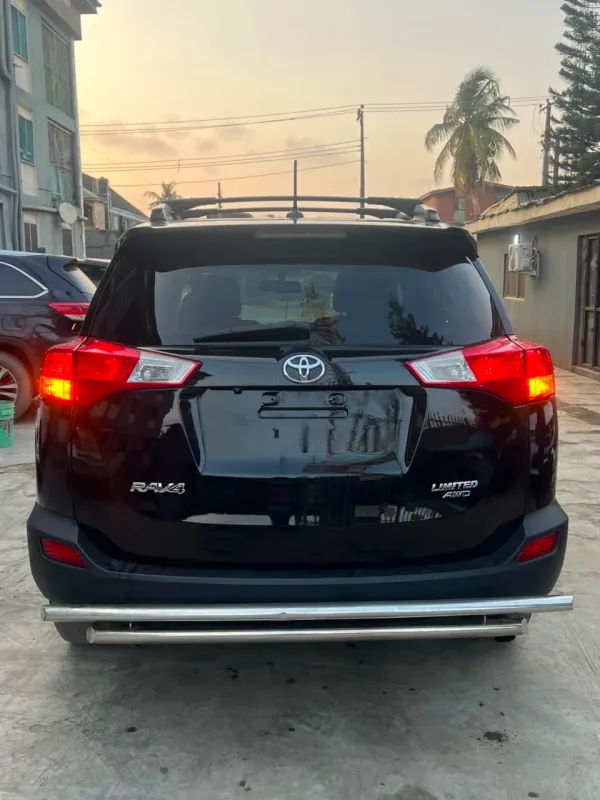 Thumbnail 9 of 2015 Toyota RAV4 XLE