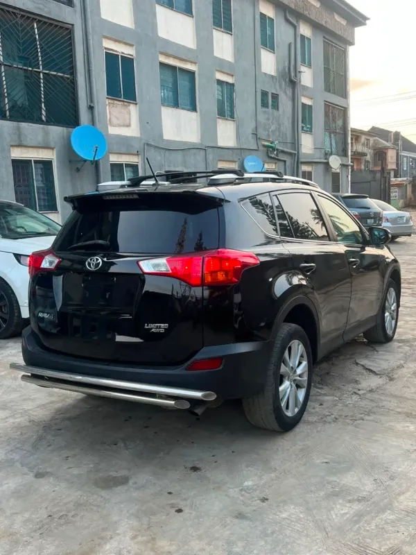 Thumbnail 7 of 2015 Toyota RAV4 XLE