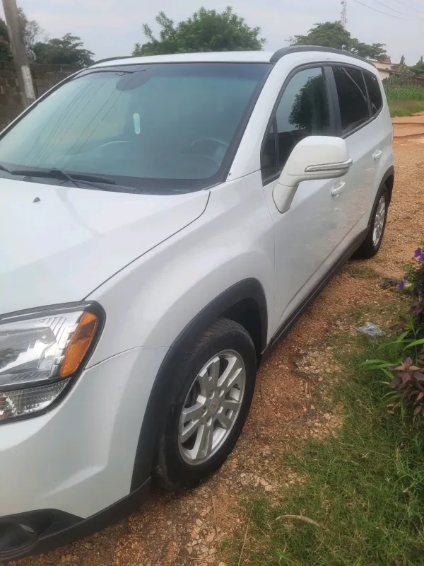 Thumbnail 3 of 2014 CHEVROLET Orlando