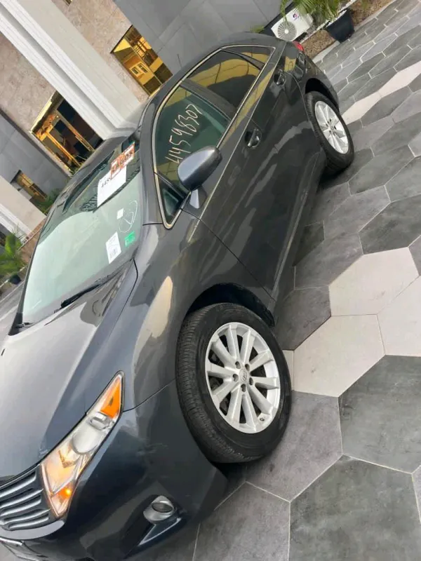 Thumbnail 2 of 2010 TOYOTA Venza