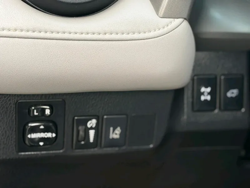 Thumbnail 8 of 2017 Toyota RAV4