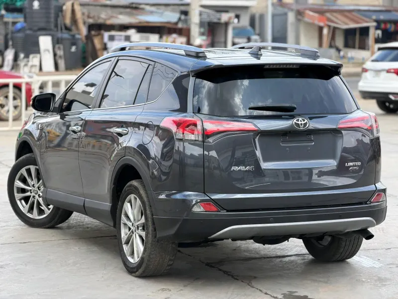 Thumbnail 10 of 2017 Toyota RAV4