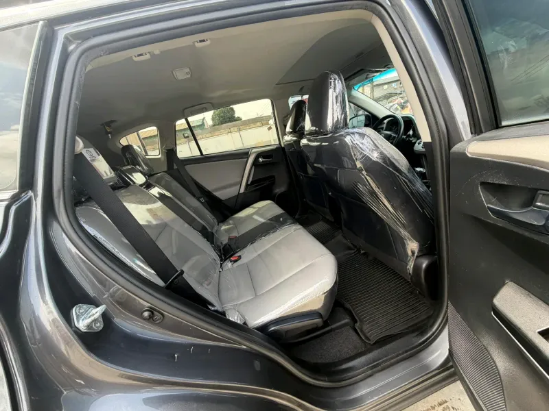 Thumbnail 5 of 2017 Toyota RAV4