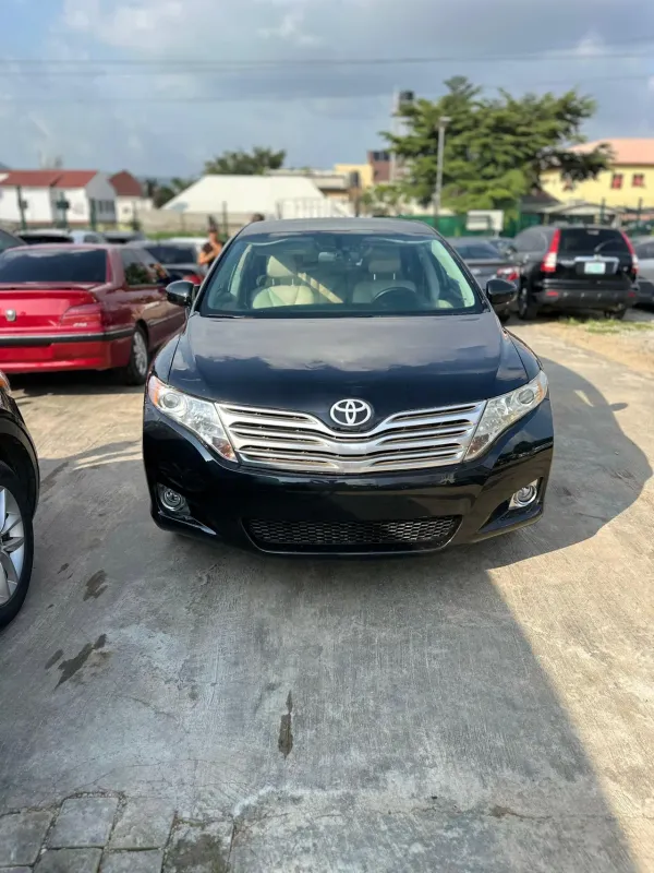 Thumbnail 2 of 2011 Toyota Venza