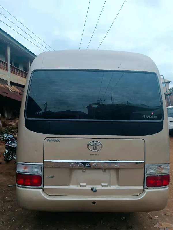 Thumbnail 7 of 2017 Toyota Coaster