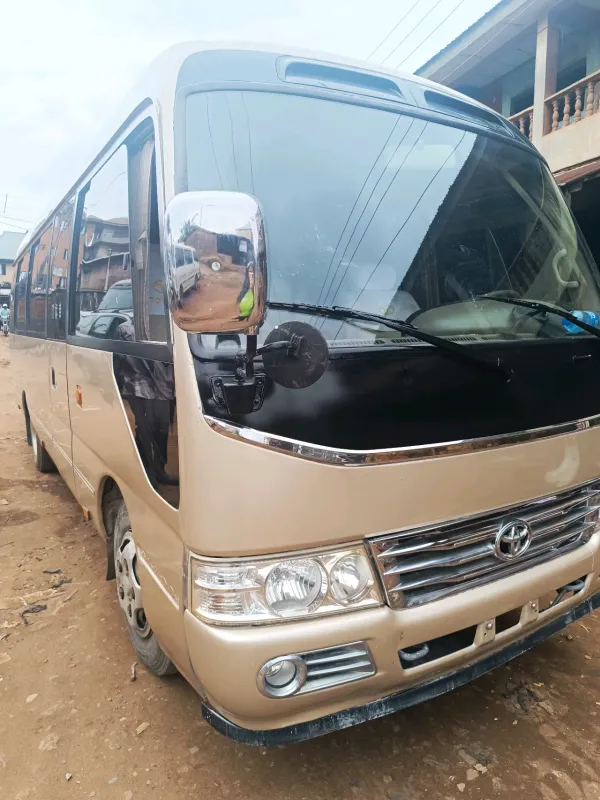 Thumbnail 2 of 2017 Toyota Coaster