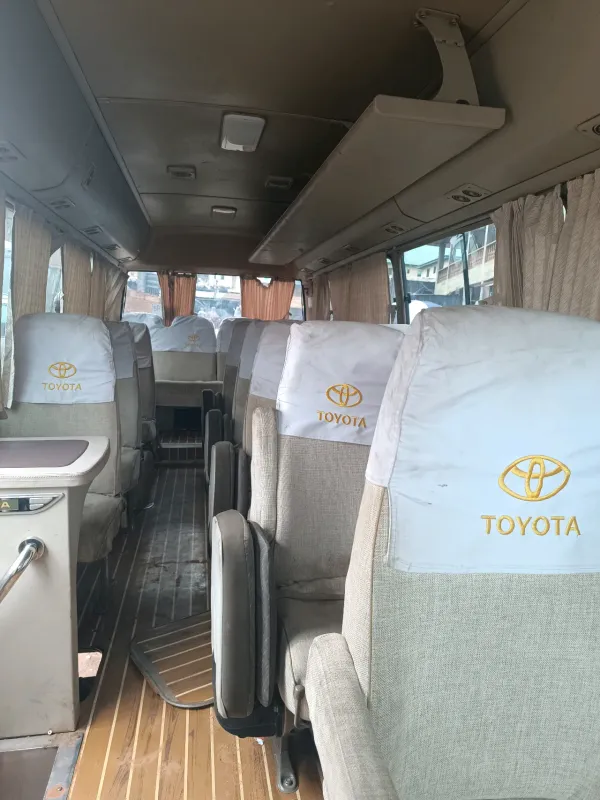 Thumbnail 4 of 2017 Toyota Coaster