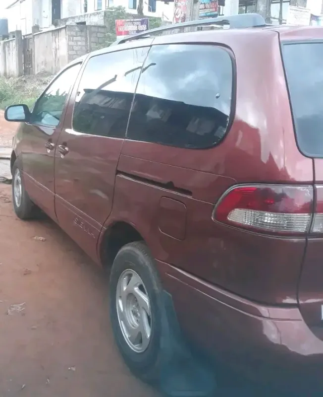 Thumbnail 4 of 2004 Toyota Sienna