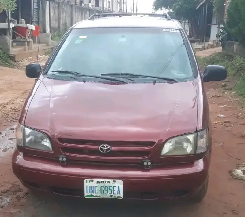 Thumbnail 2 of 2004 Toyota Sienna