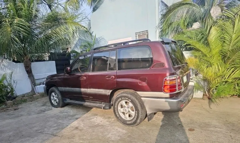 Thumbnail 2 of 2000 Toyota Land Cruiser
