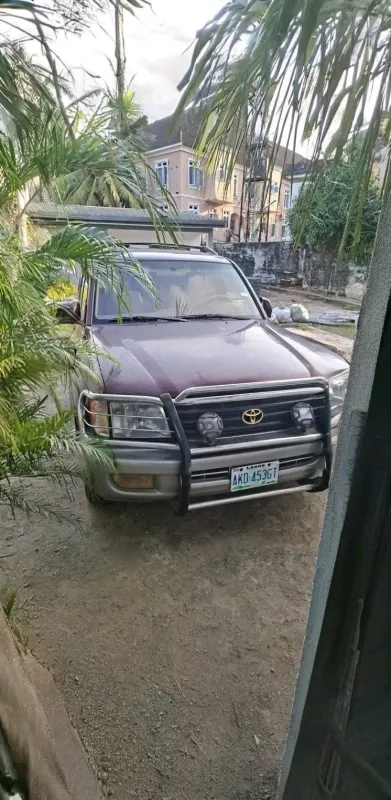 Main image of 2000 Toyota Land Cruiser