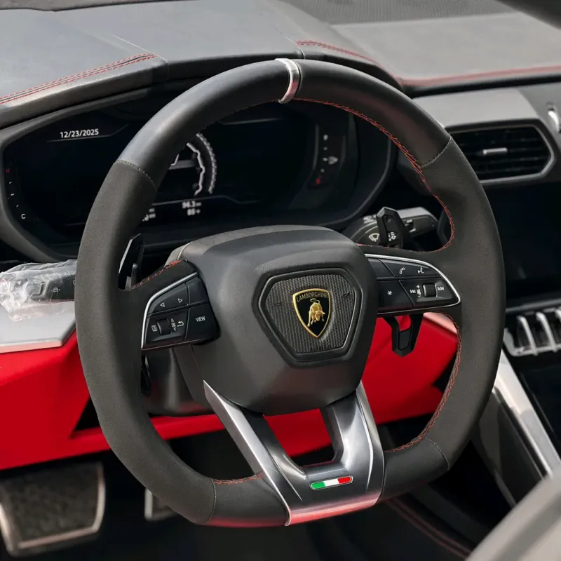 Thumbnail 2 of 2020 Lamborghini Urus
