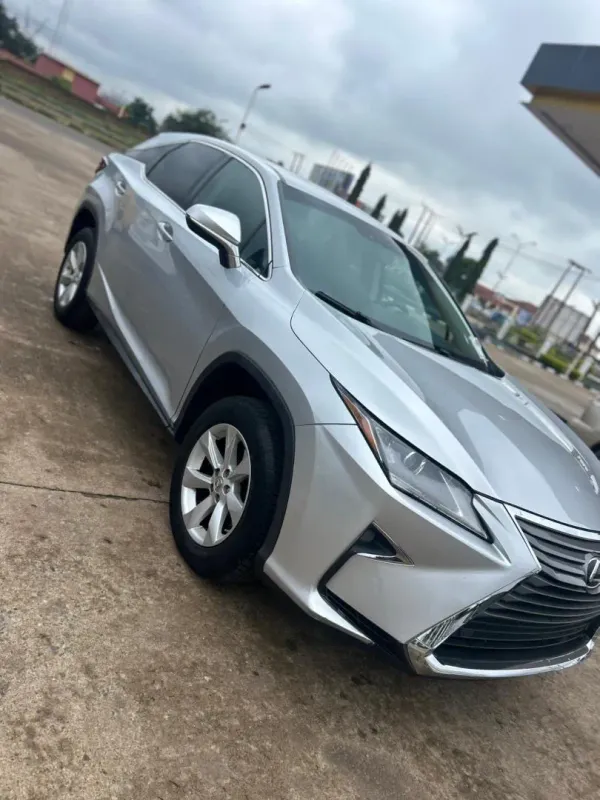 Main image of 2016 LEXUS RX