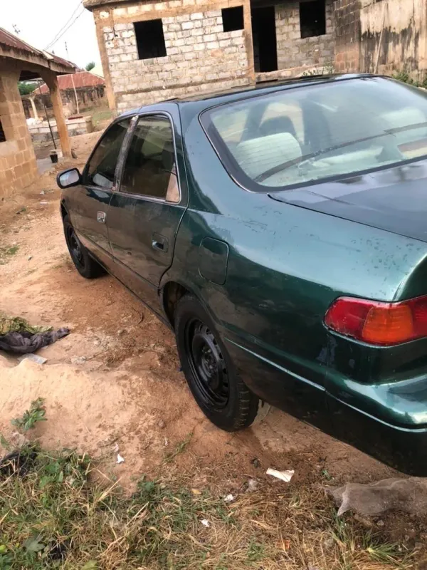 Thumbnail 2 of 1999 Toyota Camry le