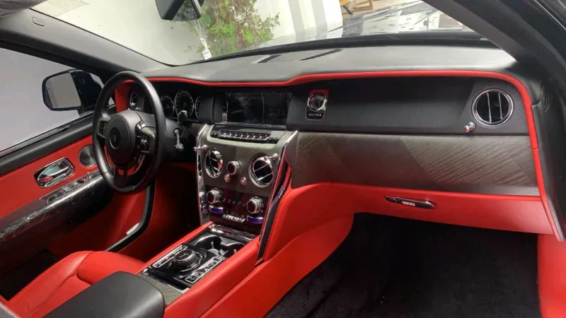 Thumbnail 4 of 2025 Rolls Royce Cullinan LE