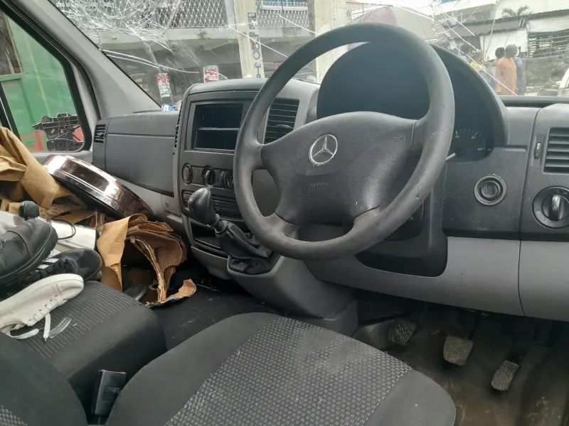 Thumbnail 4 of 2012 Mercedes-Benz Sprinter 311 cdi