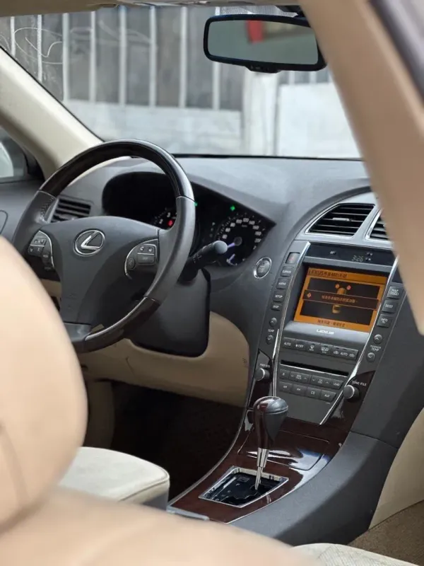 Thumbnail 6 of 2012 Lexus ES