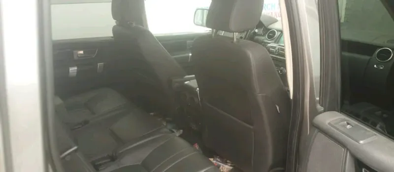 Main image of 2011 LAND ROVER LR4