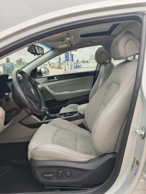 Thumbnail 7 of 2017 Hyundai Sonata