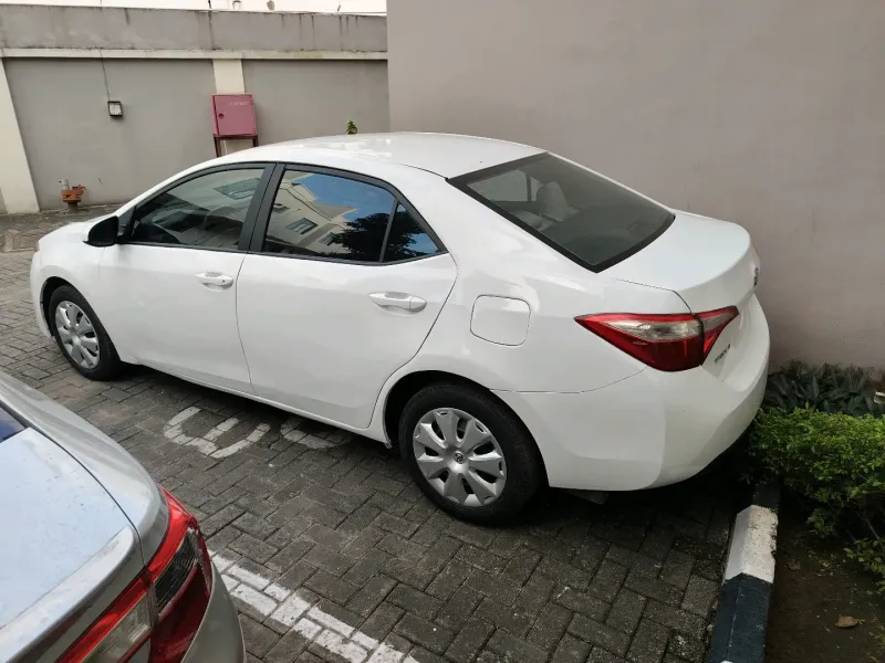 Thumbnail 2 of 2017 Toyota Corolla le