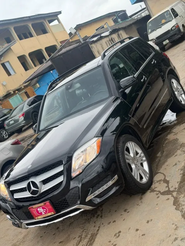 Thumbnail 3 of 2013 Mercedes-Benz GLK-Class se