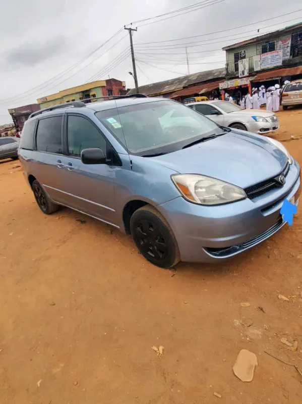 Thumbnail 4 of 2005 Toyota Sienna
