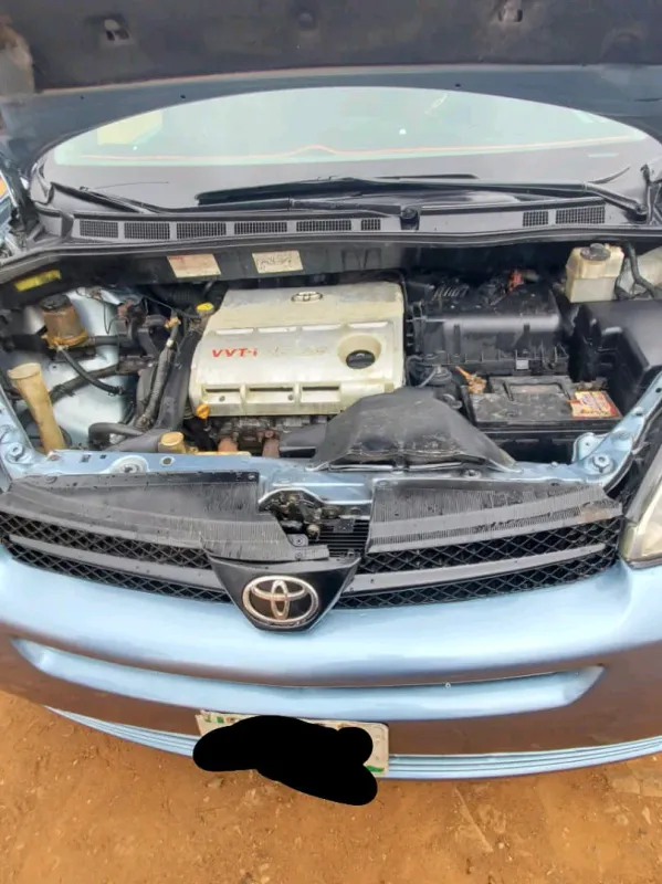 Main image of 2005 Toyota Sienna