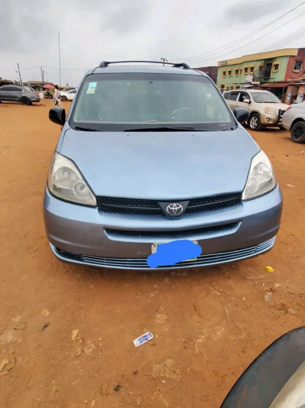 Thumbnail 2 of 2005 Toyota Sienna