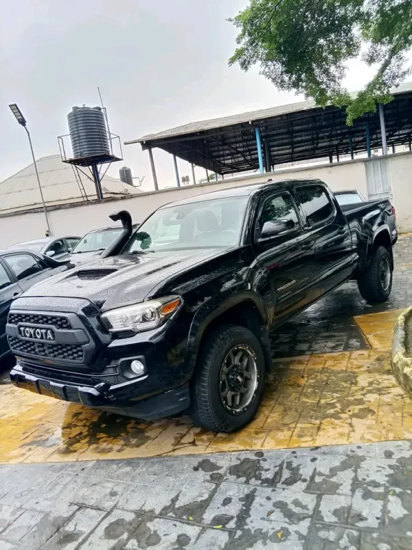Thumbnail 5 of 2017 Toyota Tacoma xle