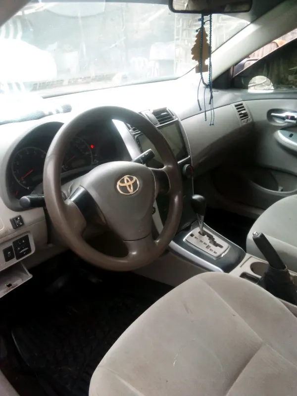 Thumbnail 6 of 2010 Toyota Corolla Le
