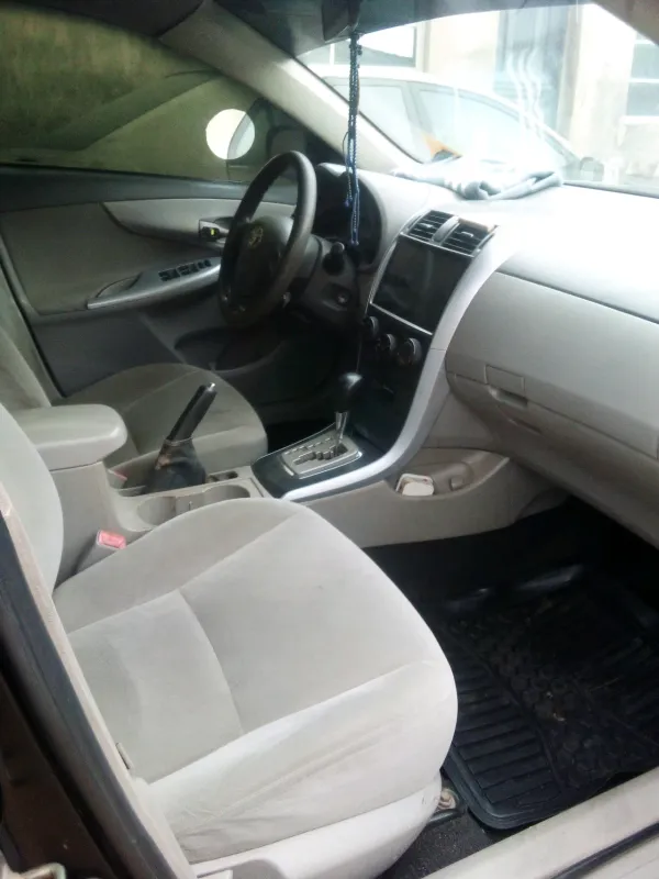 Thumbnail 7 of 2010 Toyota Corolla Le