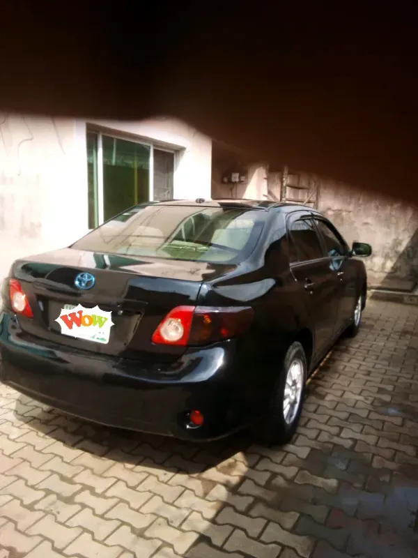 Thumbnail 2 of 2010 Toyota Corolla Le