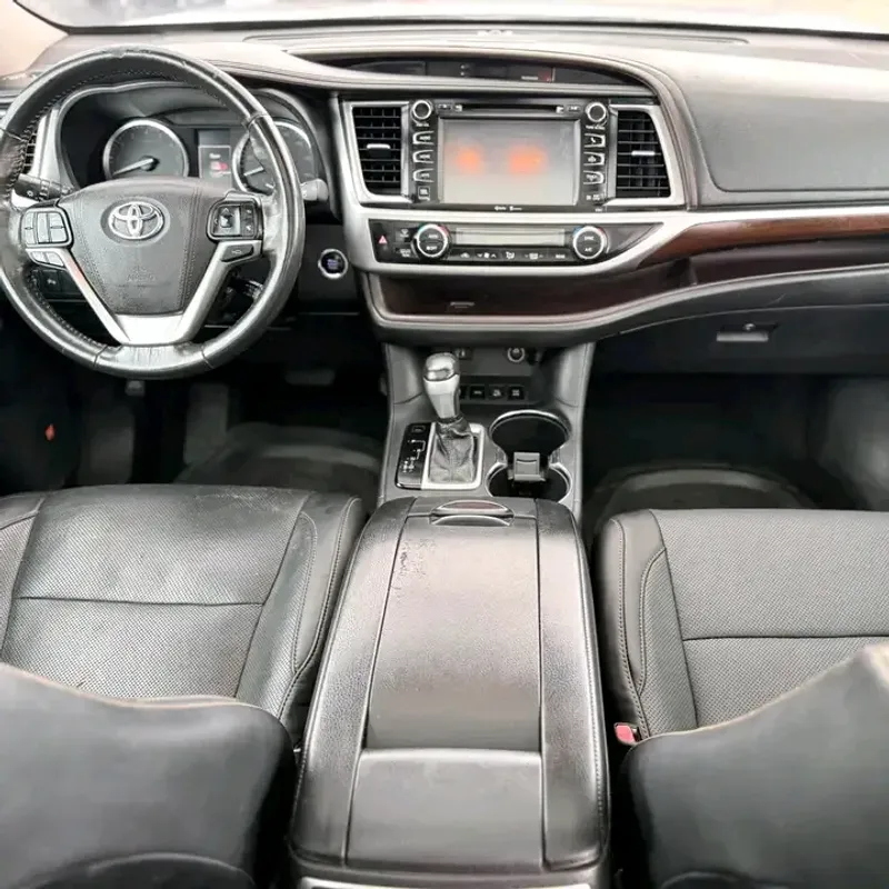 Thumbnail 8 of 2015 Toyota Highlander