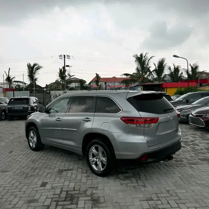 Thumbnail 3 of 2015 Toyota Highlander