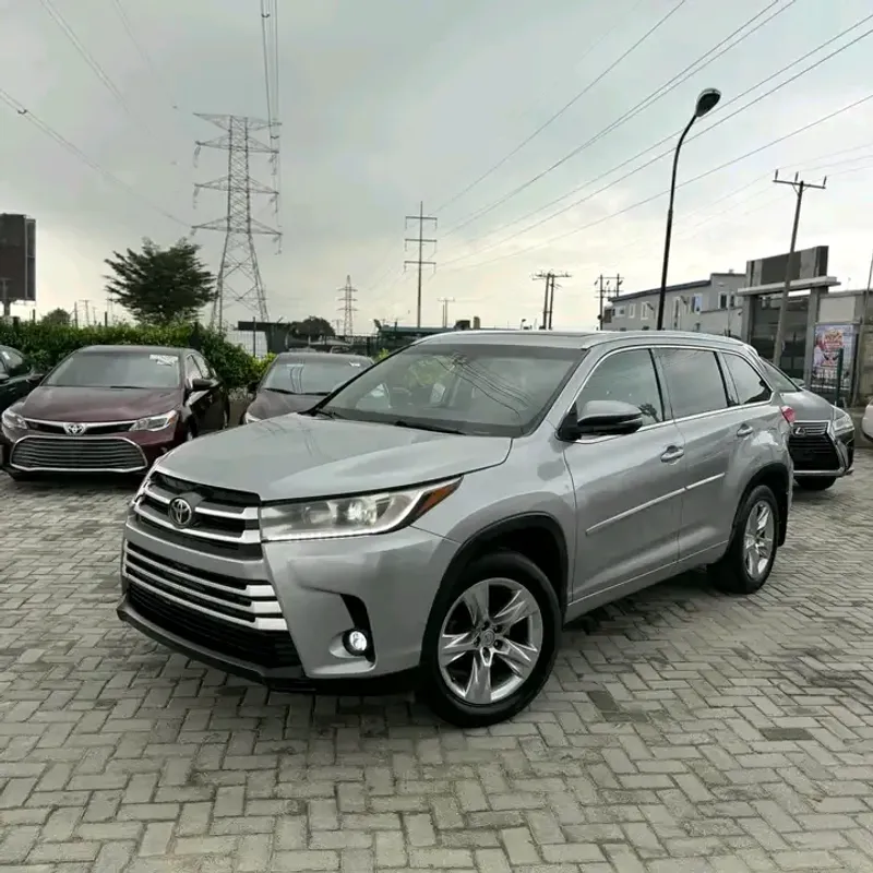Thumbnail 2 of 2015 Toyota Highlander