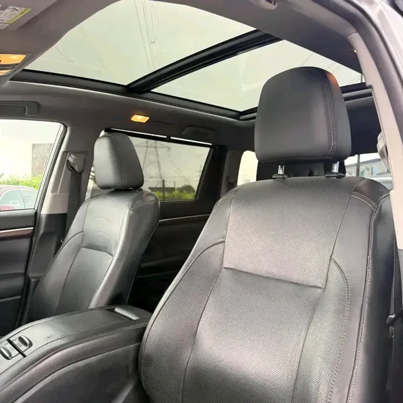 Thumbnail 6 of 2015 Toyota Highlander