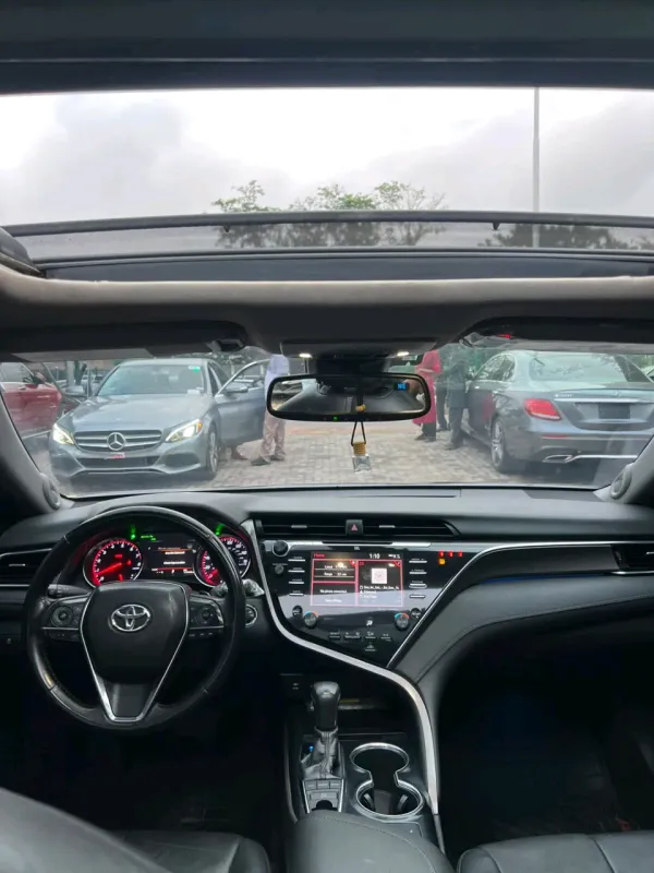 Thumbnail 6 of 2018 Toyota Camry