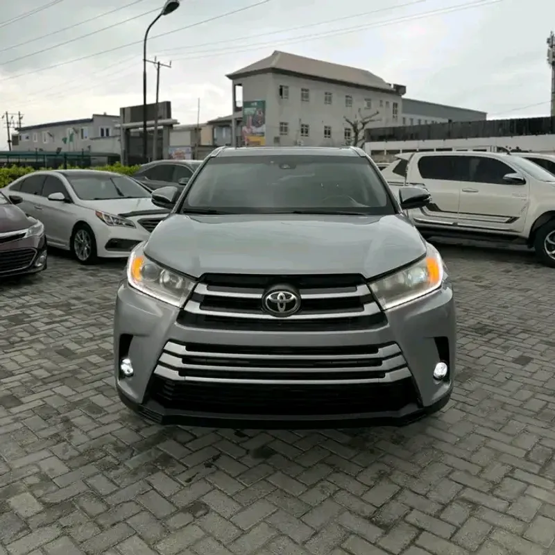 Main image of 2015 Toyota Highlander
