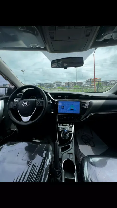 Thumbnail 2 of 2019 Toyota Corolla