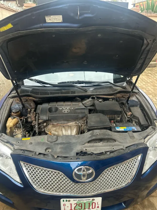Thumbnail 10 of 2010 Toyota Camry LE