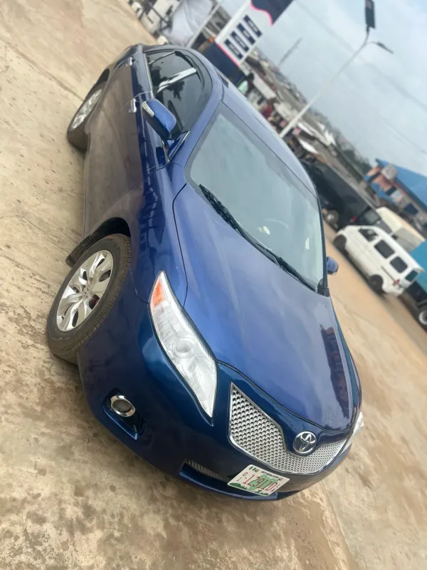 Thumbnail 2 of 2010 Toyota Camry LE