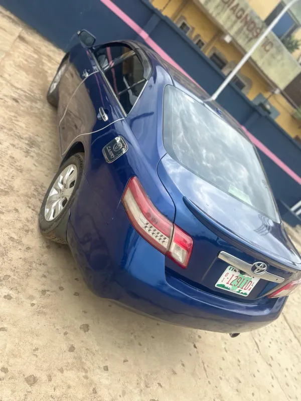 Thumbnail 6 of 2010 Toyota Camry LE