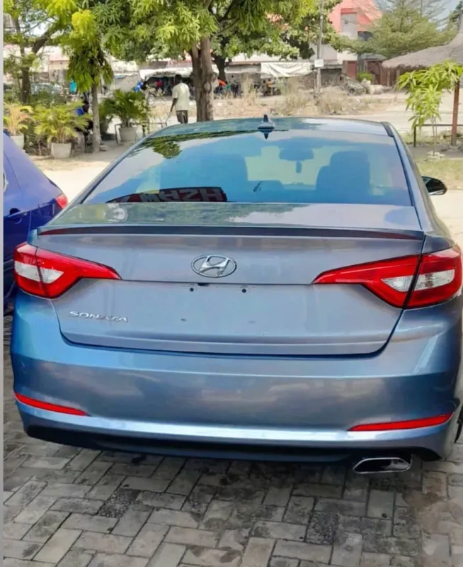 Thumbnail 2 of 2017 HYUNDAI Sonata SE
