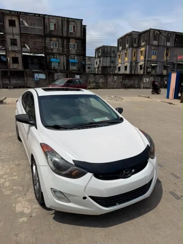 Main image of 2013 HYUNDAI Elantra XLE