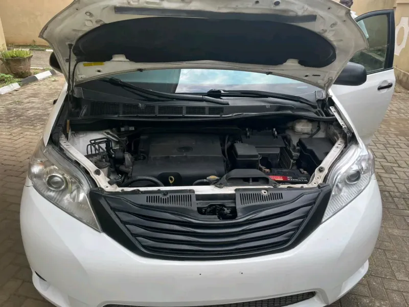 Thumbnail 6 of 2013 TOYOTA Sienna
