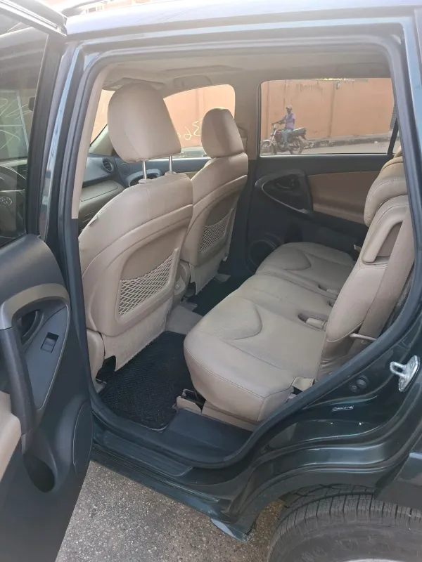 Thumbnail 4 of 2009 TOYOTA RAV4
